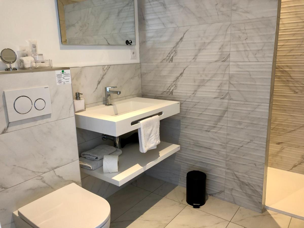 Hotelya - Lille Villeneuve D'Ascq Dış mekan fotoğraf